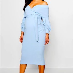 ❌SOLD❌Boohoo Blue Maternity Dress